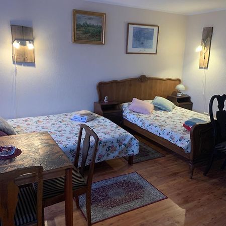 Rueuetli - Cute Old Town Apartment - 2 Big Beds, Free Parking Tartu Exterior foto